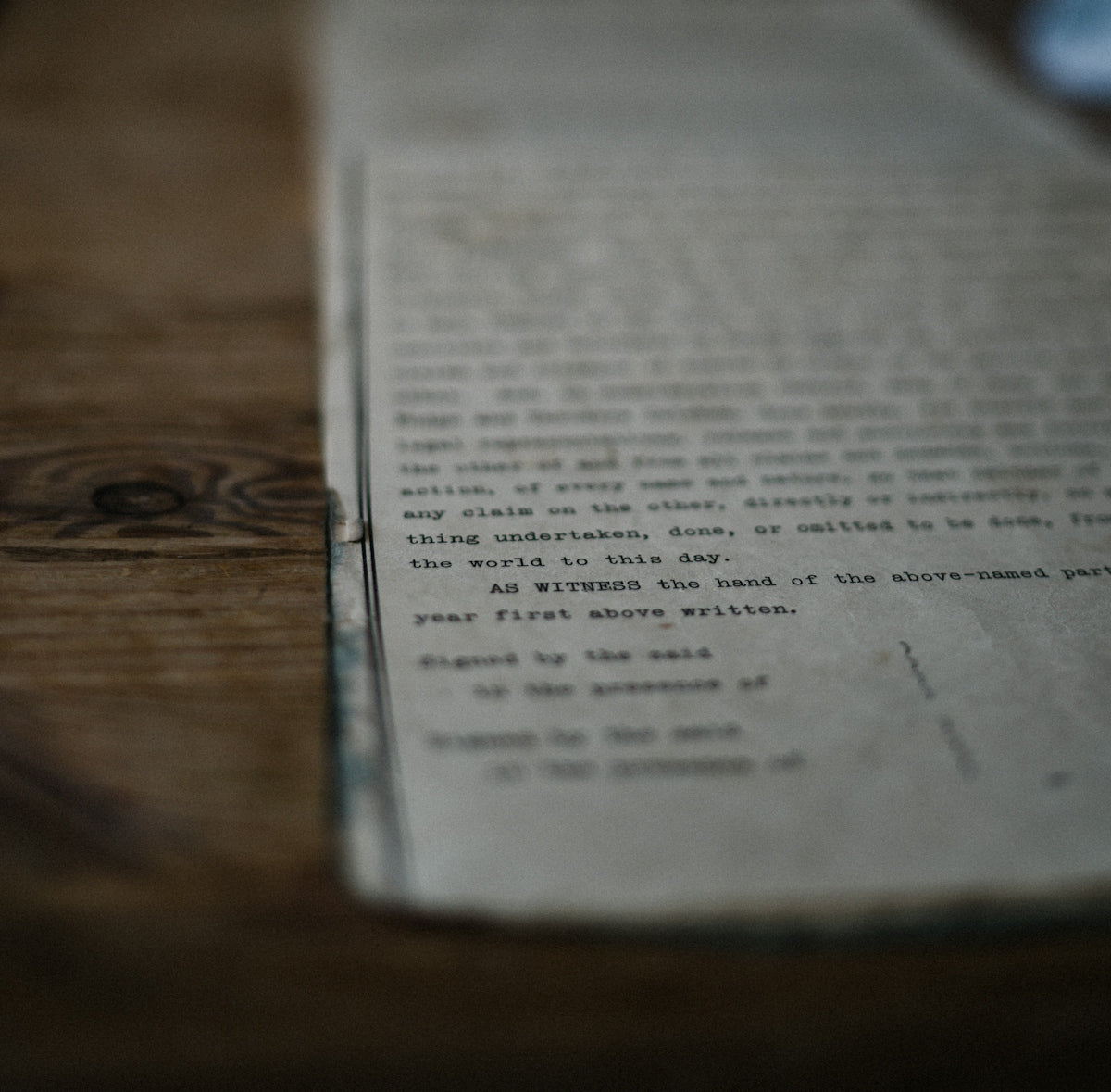 The Pros and Cons of Using a Letter of Recommendation Writing Service